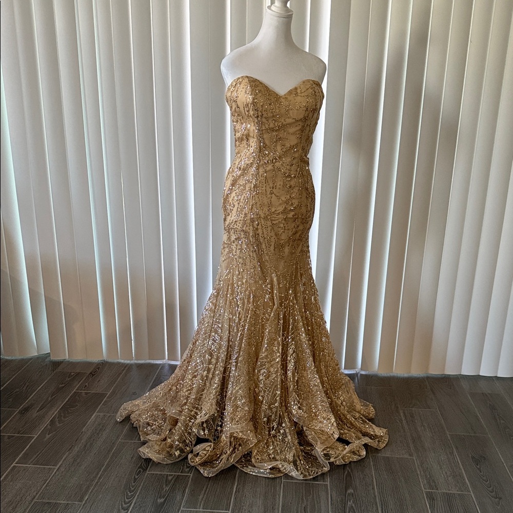 Ellie Wilde Gold Strapless Gown Size 0/2